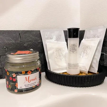 Le Numero 12 Netflix Wifi * שרבורג